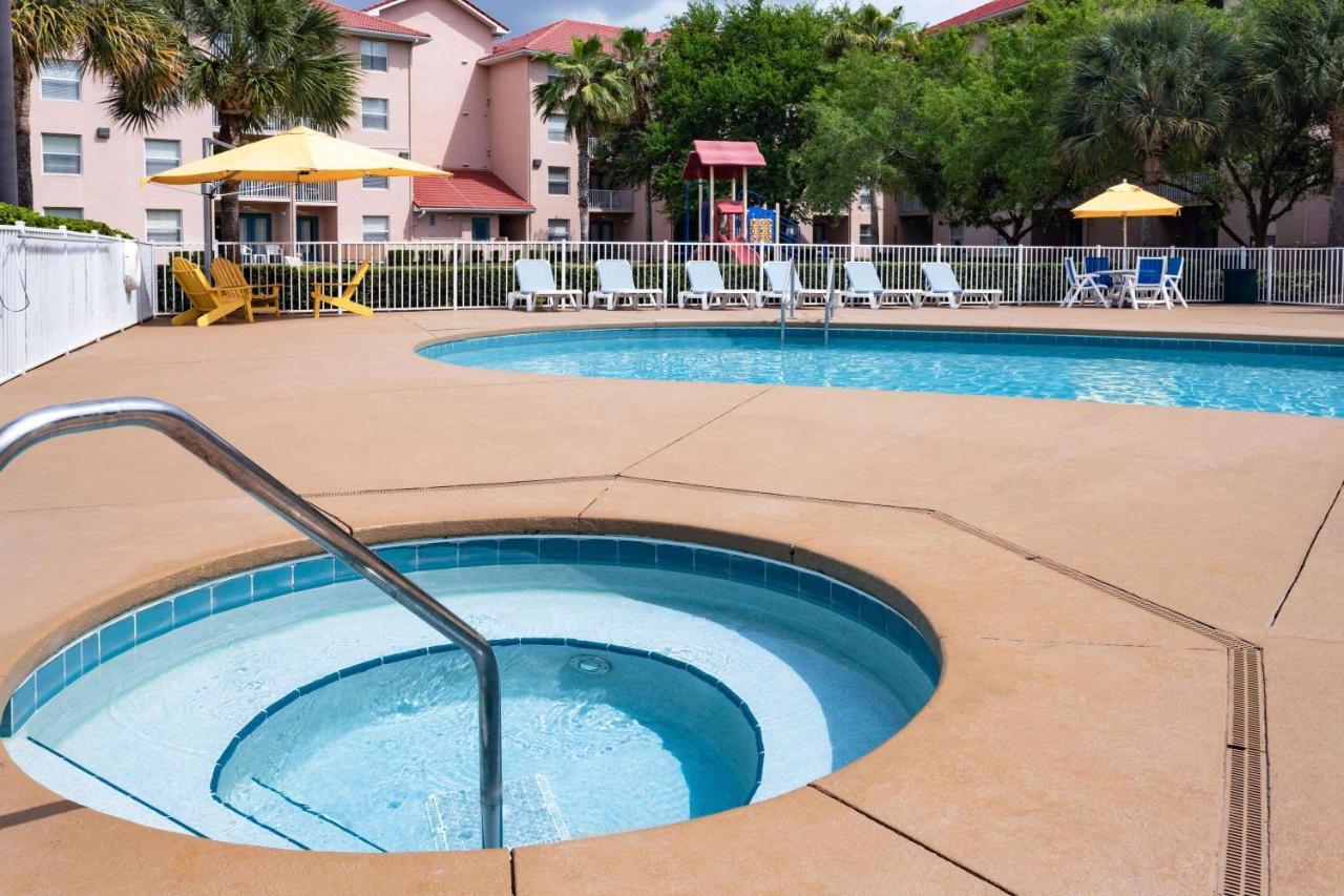 Vacation Villas 2, A Ramada By Wyndham Kissimmee Bagian luar foto